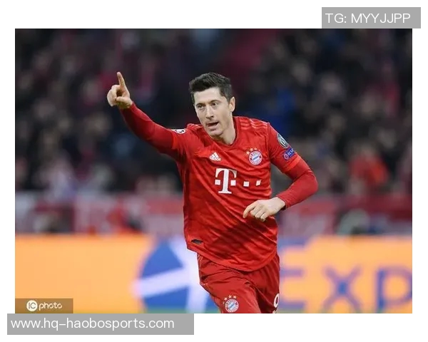 莱万回归安联球场遭拜仁球迷嘘声四起引发热议 莱万回归安联球场遭拜仁球迷嘘声四起引发热议