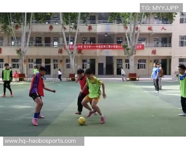 郑上路小学足球队教练带领孩子们追逐梦想的绿茵之路与成长故事 郑上路小学足球队教练带领孩子们追逐梦想的绿茵之路与成长故事